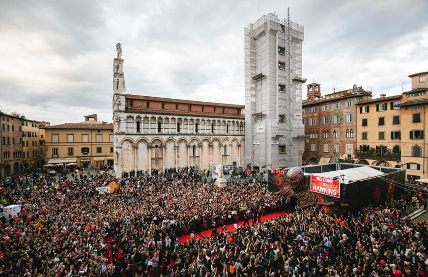 La piazza gremita a Lucca Comics & Games